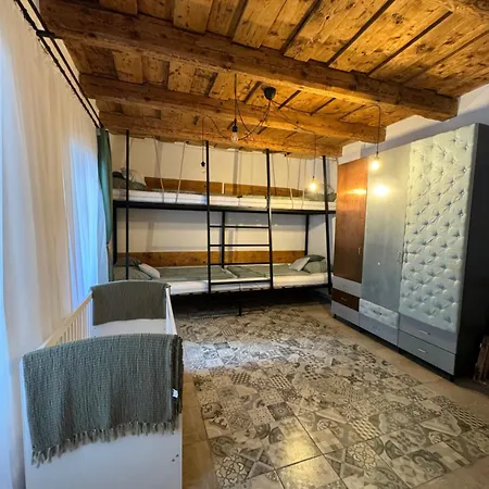 Holiday home Banicka Kutka Na Zelezniku